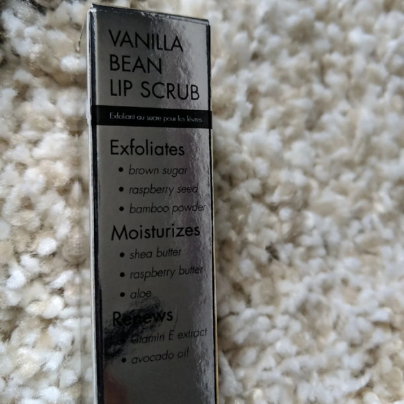 Whish Mask and Scrub Bundle - Picture 3 of 4